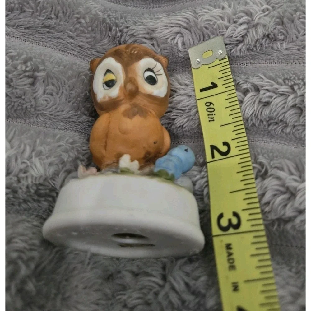 Vintage Taiwan Made Owl & Worm Small Porcelain Figurine 3